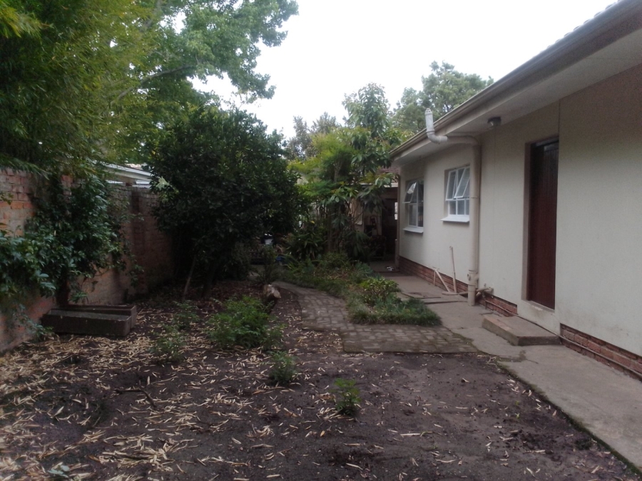 To Let 4 Bedroom Property for Rent in Glen Barrie Western Cape